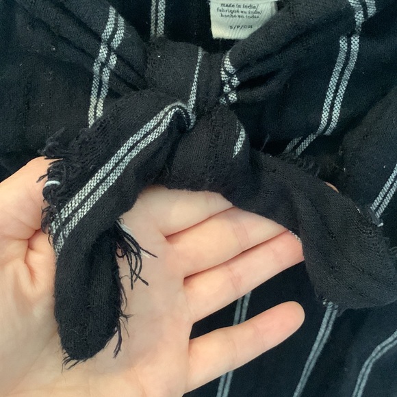 Black Billabong sundress with stripes - Picture 6 of 7